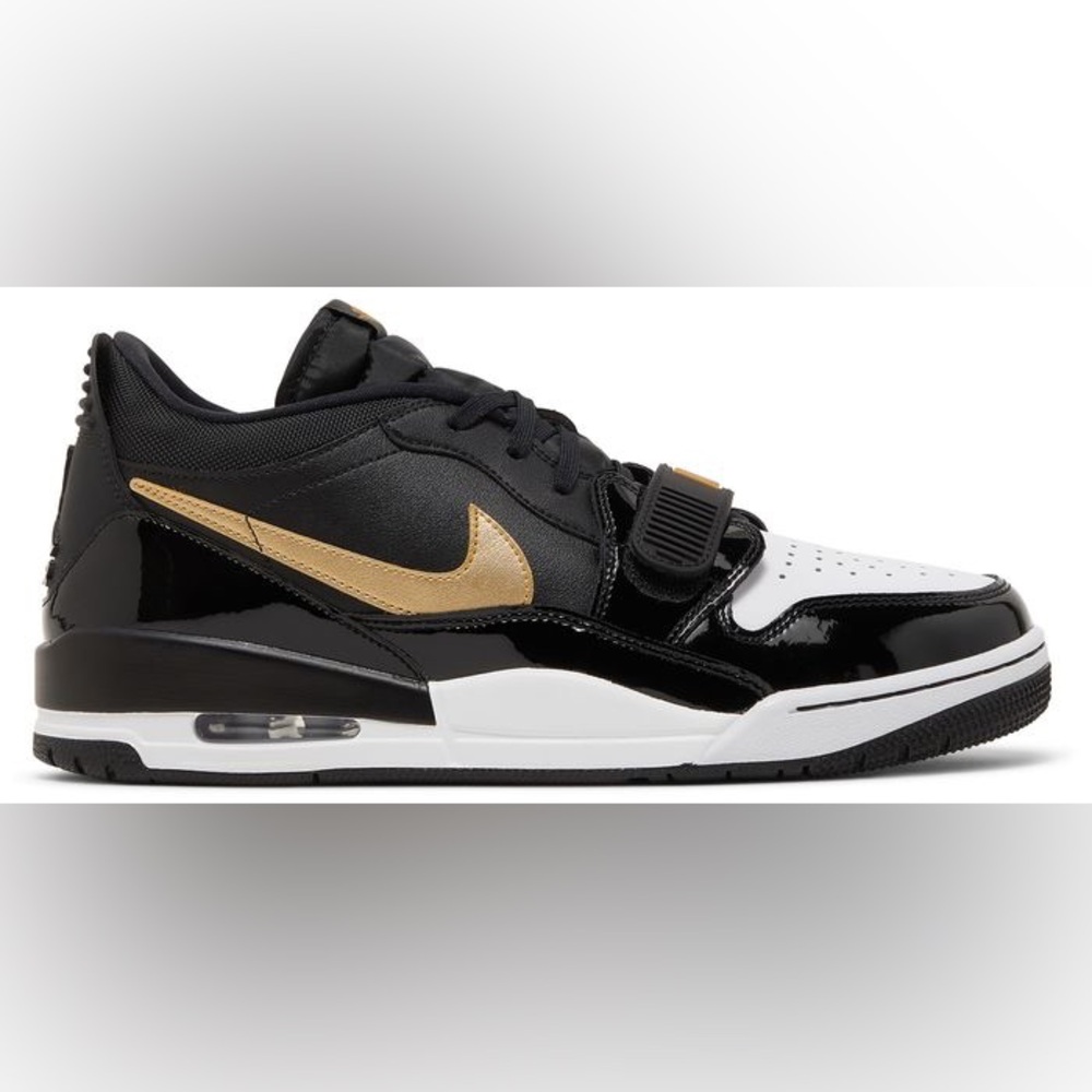 Air Jordan Legacy 312 Low 'Black Metallic Gold'
Men’s 9.5